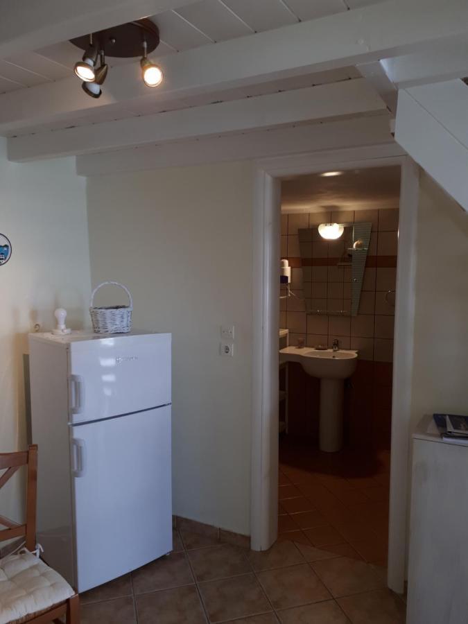 Roula'S Suites Ándros Exteriör bild