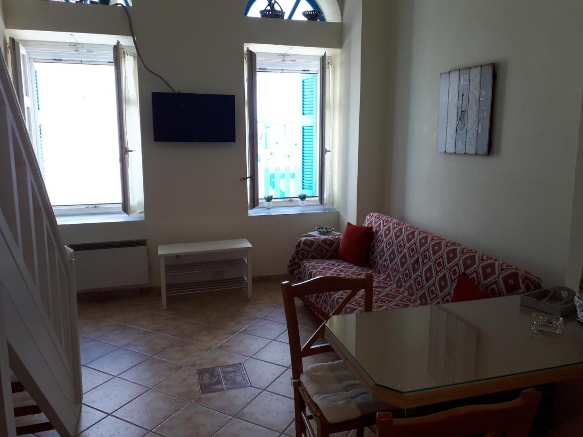 Roula'S Suites Ándros Exteriör bild
